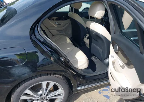 2018 Mercedes-Benz C 300 z USA, uszkodzony, nr VIN WDDWF4JB7JR418588